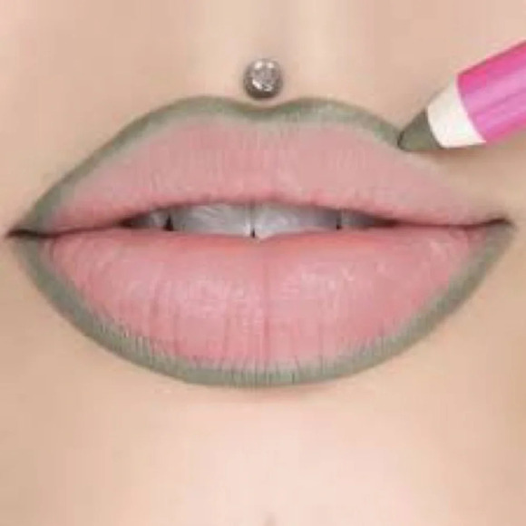 🍀 JEFFREE STAR NWT VELOUR LIP LINER DIRTY MONEY - Picture 1 of 6